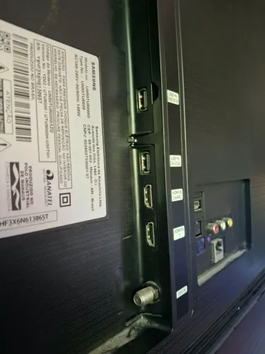 TV SAMSUNG 50" UN50TU8000G PARA RETIRADA DE PEÇAS (DEFEITO DE LINHA NO DISPLAY***)