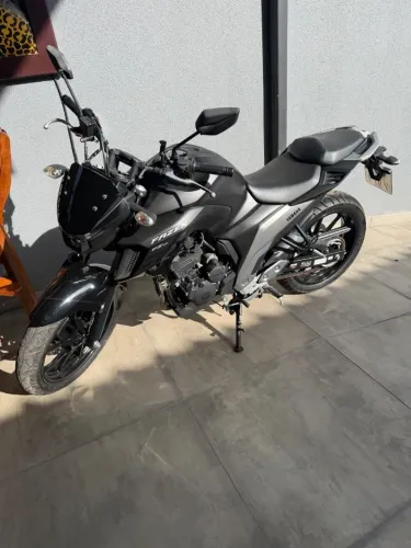 Yamaha FZ250