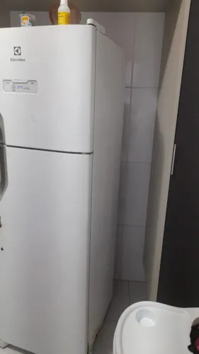 Geladeira Eletrolux 310 litros 