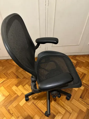 Cadeira Herman Miller Aeron C