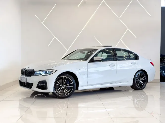 BMW 330E M Sport 2.0 Turbo Híbrido AU 2021