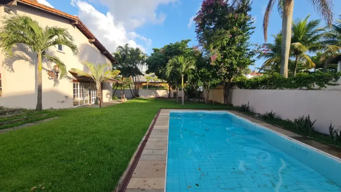 Oportunidade! Casa para venda no condomínio Santa Helena com 1.045m² de terreno e 4 quarto