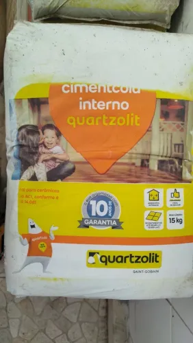 8 pacotes de argamassa AC1 15 kg e um pacote de rejunte 5 kg