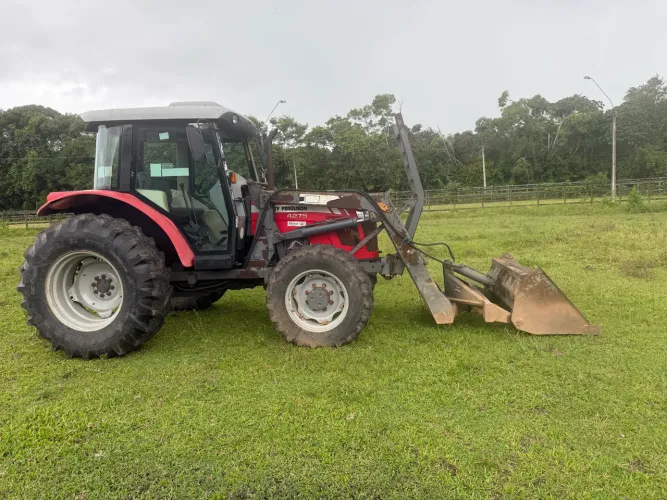 Trator Massey Ferguson 4275 - implemento lamina e concha