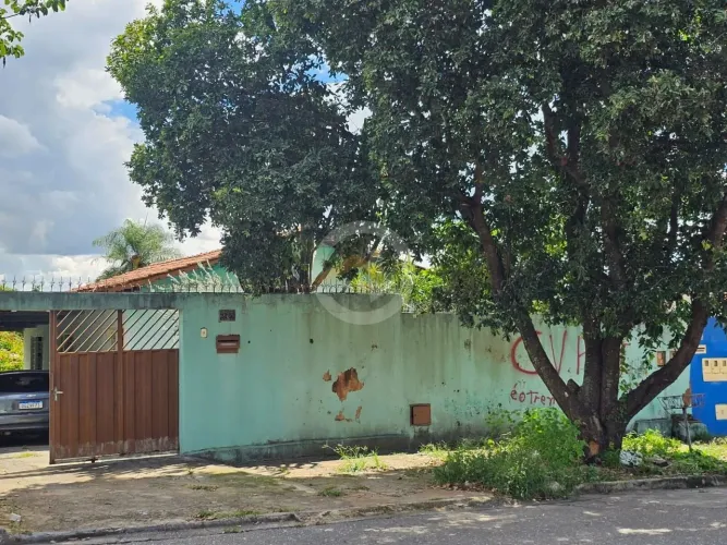 Casa à Venda, 3 Quartos, 403m2 de Terreno, no Jardim Vila Boa