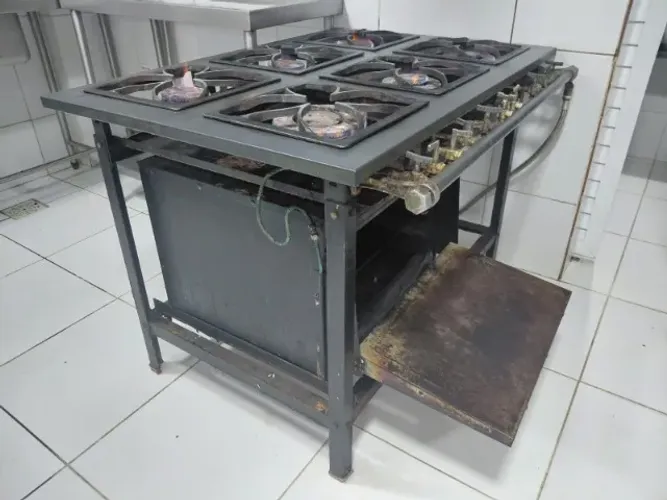 FOGÃO INDUSTRIAL 6 BOCAS + FORNO