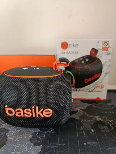 Caixinha Basike 15W oval IPX7 via Bluetooth com led RGB / OFERTA IMPERDÍVEL