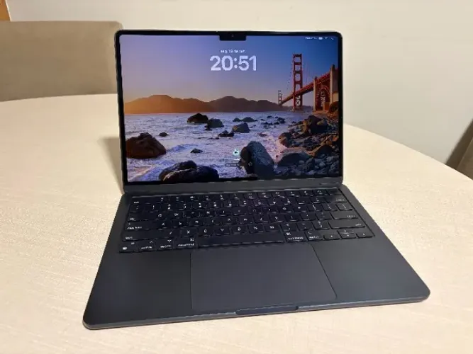 MacBook Air M3 (16GB RAM / 256GB) - Estado de Novo, Apenas 86 Ciclos!