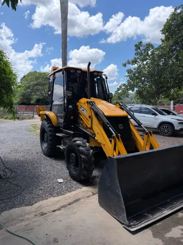 RETROESCAVADEIRA JCB 3CX