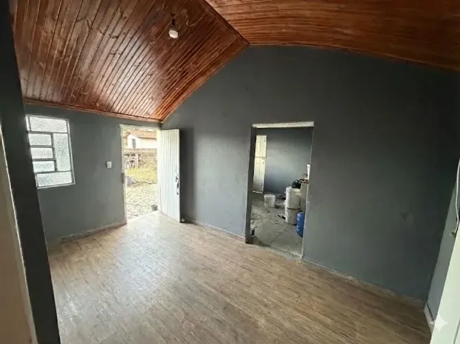 Oportunidade em Piedade-SP: Casa com Quintal Gigante de 300m²