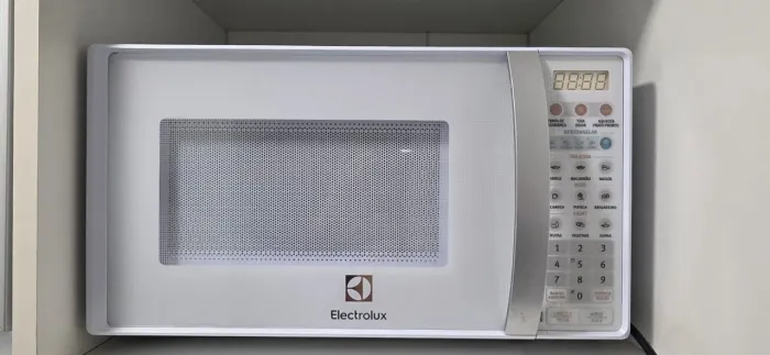 Micro-ondas Eletrolux 20L 220v