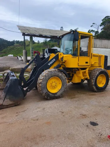 Vendo Pá Carregadeira Volvo L50