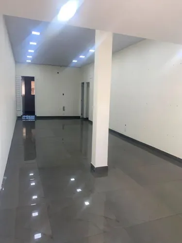 Loja comercial LINDA! Toda reformada, no centro de Paciência RJ, Fte ao Brizolão