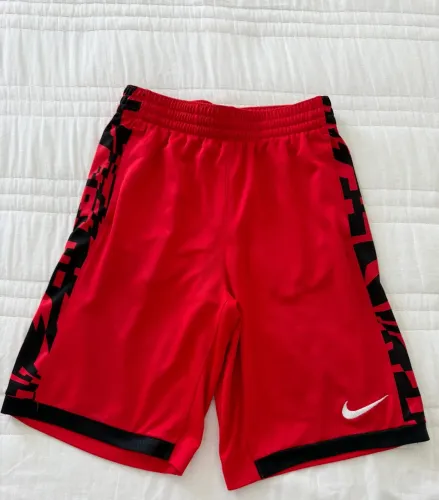 Short Nike Infantil vermelho - G