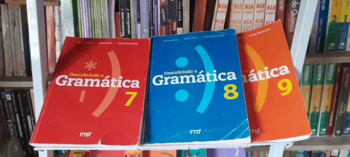 Livros DESCOBRINDO A GRAMÁTICA. 7°,8° E 9°.R$70CADA