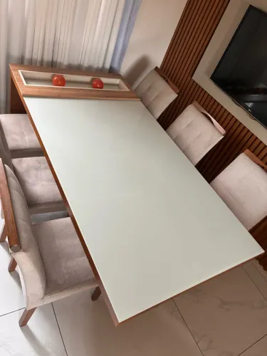 Mesa de Jantar com 6 cadeiras