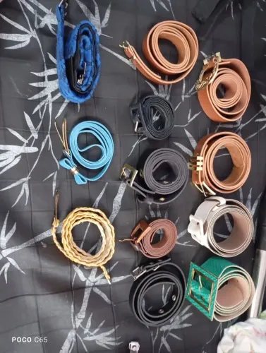 VENDO CINTOS EM ÓTIMO ESTADO!