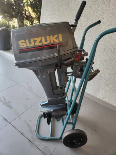 Motor de Popa 15 HP ano 96 impecável