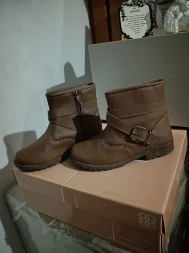 Bota infantil número 29