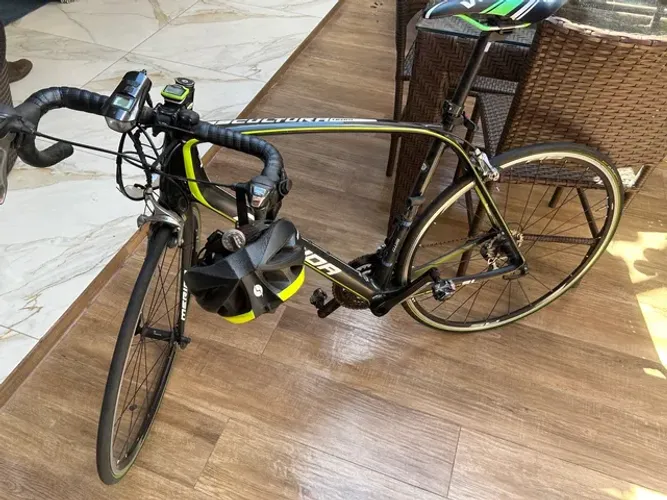 Bicicleta SPECIALIZED muito nova