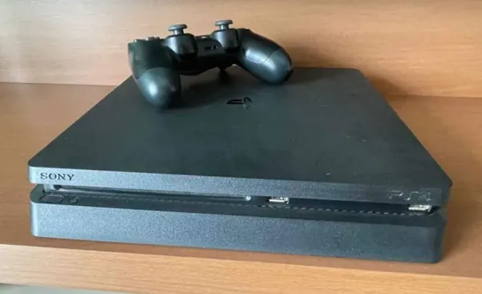 ps4 slim + 7 jogos