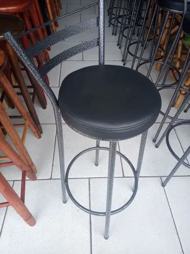 Banquetas almofadadas altas