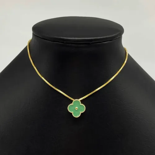 Colar Van Cleef Passante (Verde) | Camadas em ouro