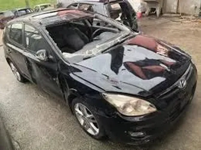 Sucata I30 para retirada de peças