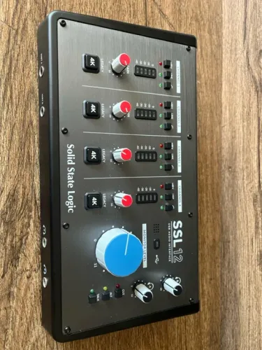 Placa de Áudio SSL 12