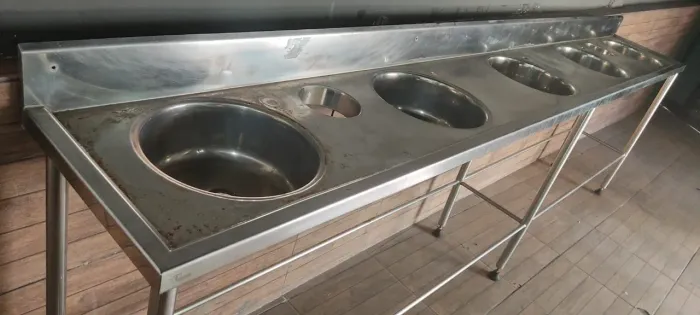 Bancada inox industrial 3 metros com 5 CUBAS"LEIA"