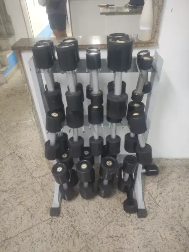 JOGO DE HATERES DE 1 A 10KG COM SUPORTE USADOS