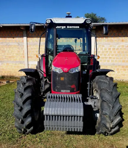 Trator Massey Ferguson 6714 com acessórios e Piloto Agres hidráulico