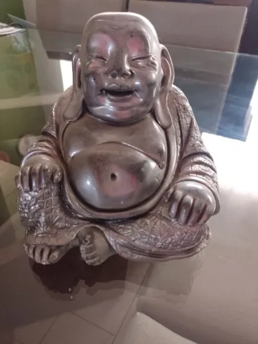 Buda maciço prateado 
