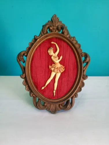 Antigo e delicado quadro com bailarina estilo barroco - Itália