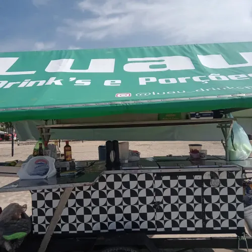 Carrinho com licença na faixa de areia, praia do Itararé próximo ao Ilha pochat ótima lo. 
