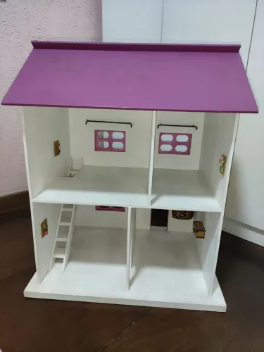 Casinha de brinquedo mobiliada