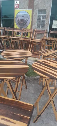Conjunto bistrô c 2 banquetas em madeira