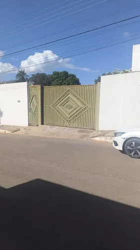 Vendo Casa de 04 Quartos toda oda na Laje na 3° Etapa do condomínio entre Lagos..