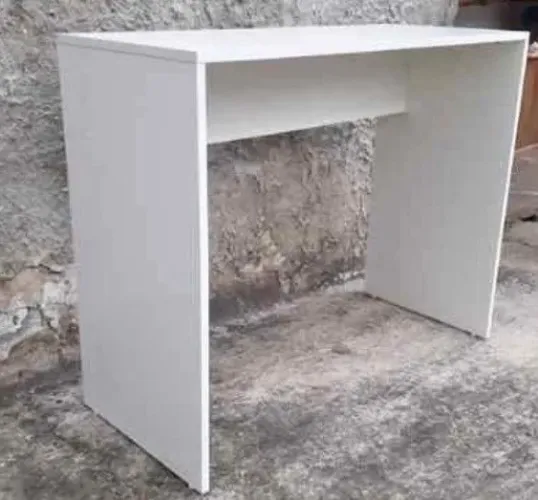 Mesa para notebook ( tipo escrivaninha )