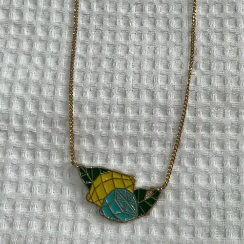 colar dourado com pingente limão verde e amarelo parko