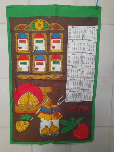 Pano de Prato Calendário ano 1979.
