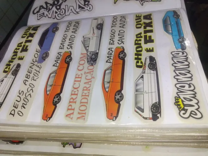 Adesivos automotivos estilo retrô antigo sai 2 reais a unidade entrego na estação de metro