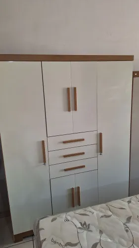 Guarda roupa novo