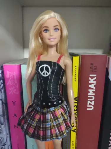 Boneca Barbie RBD Roberta Rebelde
