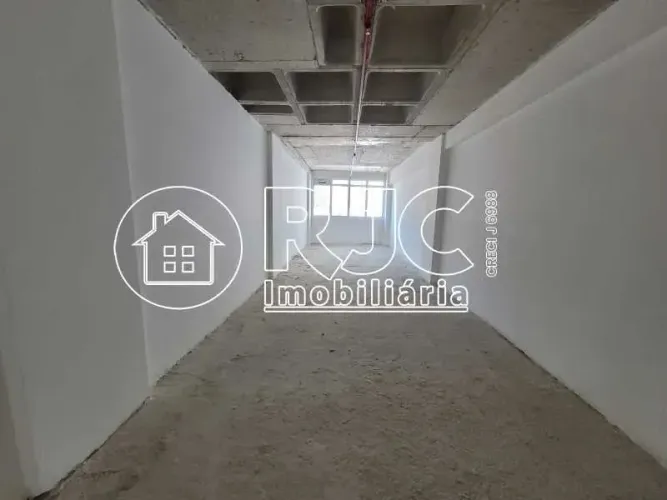 Escritório para venda possui 47 metros quadrados em Tijuca - Rio de Janeiro - RJ