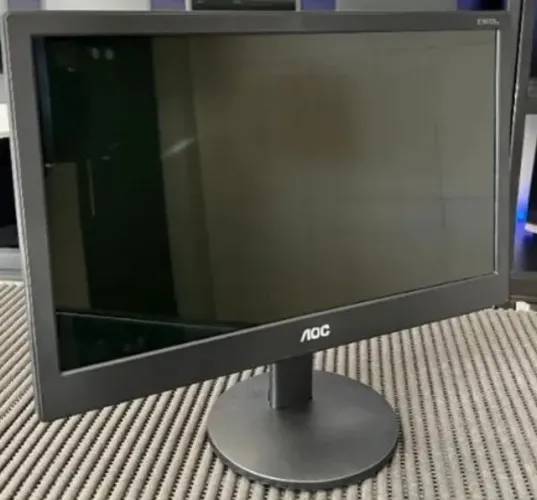 Monitor AOC E 1670S..
