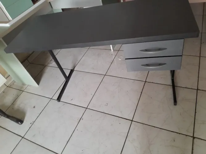 mesa cinza chumbo reta nova