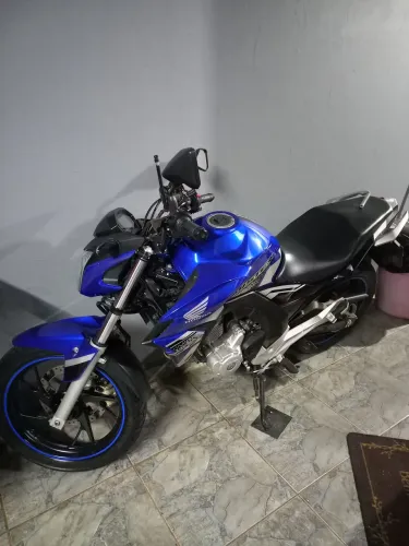 CB twister 250f  impecável 