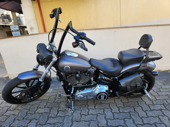 Harley Breakout 2016 muito linda