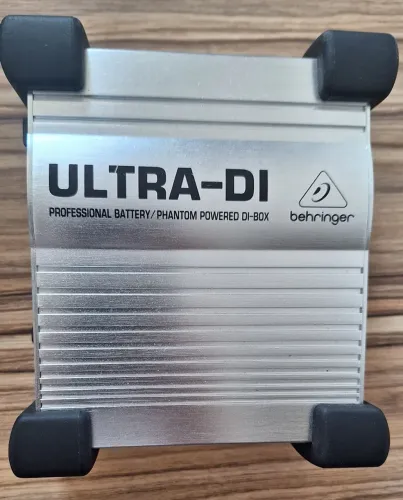 Direct Box Ativo Behringer Ultra-DI DI100 - Novíssimo